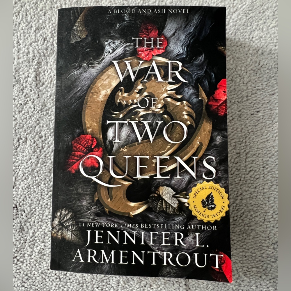 The War of Two Queens Book